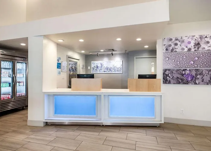 Hotel Sleep & Asu Campus 3*