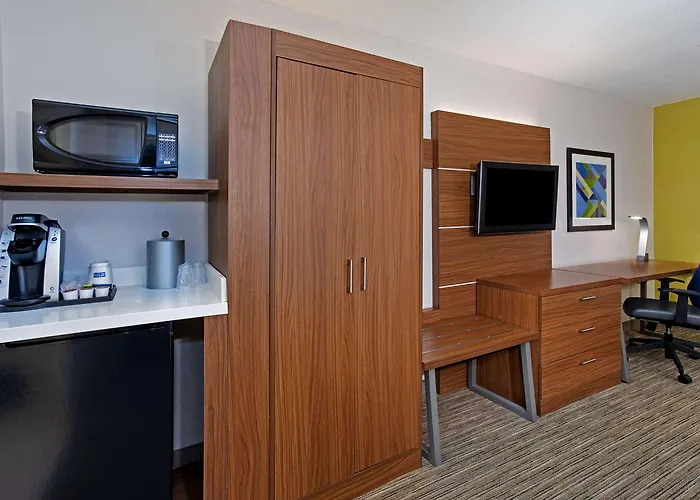 Sleep & Asu Campus Hotel 3*