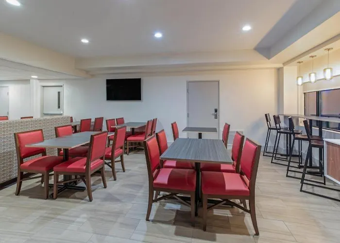 Sleep & Asu Campus Hotel 3*